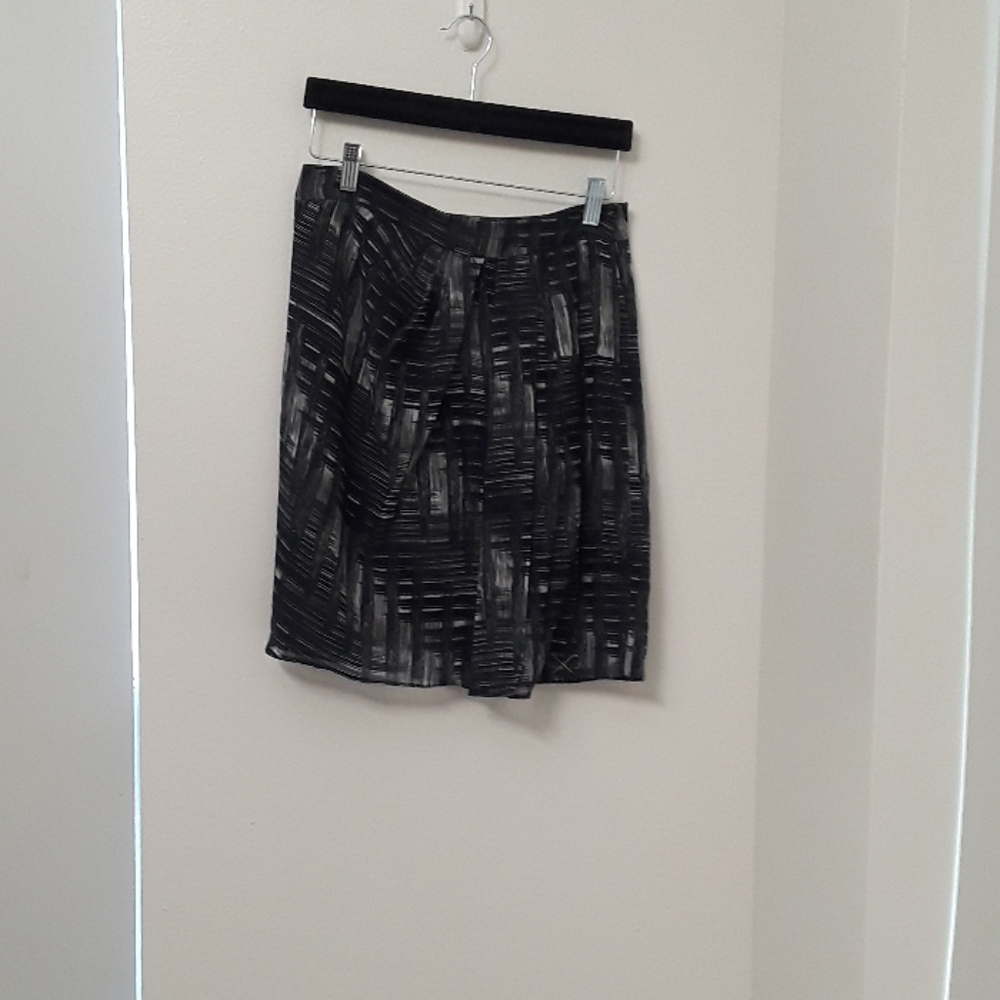 NWT Ann Taylor Loft Blue/White Draped Skirt-Size 2